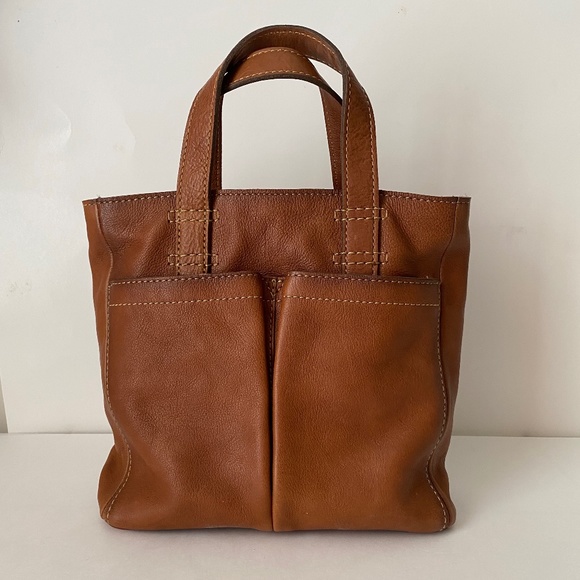 Frye Handbags - Frye Mindy crossbody tote